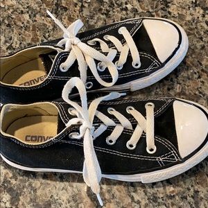 Kids black converse